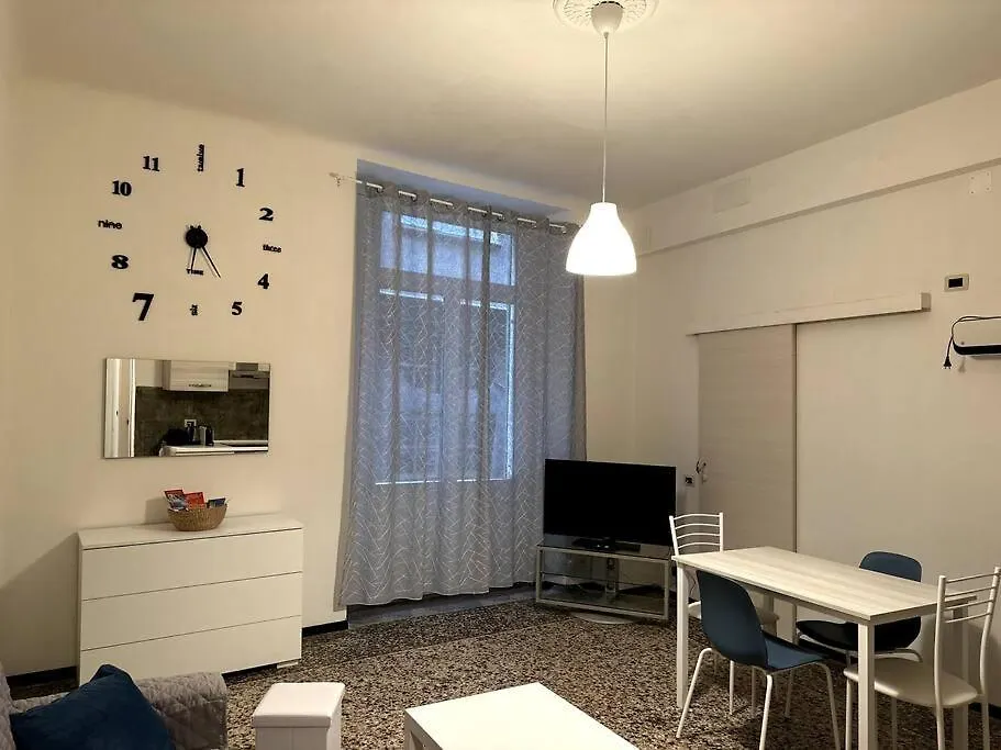 Ridi Che Ti Passa In Vico Del Fieno Apartment Genoa