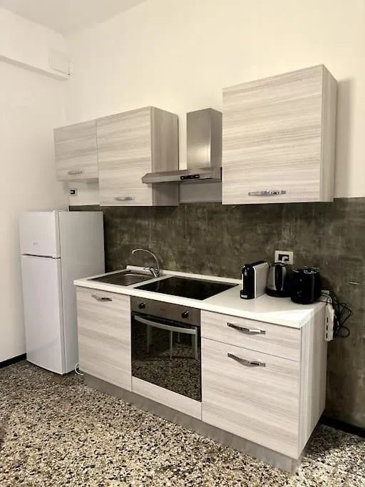 Ridi Che Ti Passa In Vico Del Fieno Apartment Genoa 0*,
